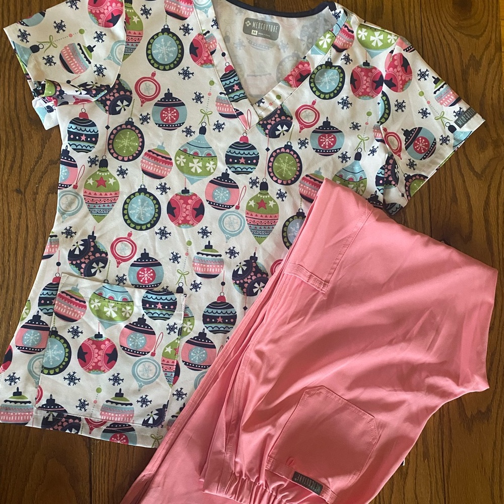 Med Cotour Christmas/Holiday Scrub Set